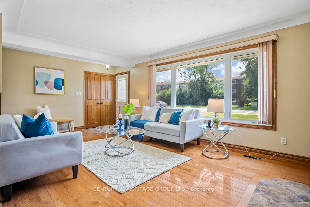 Photo de la propriété: 1204 Huron Street ON N5Y 4K9