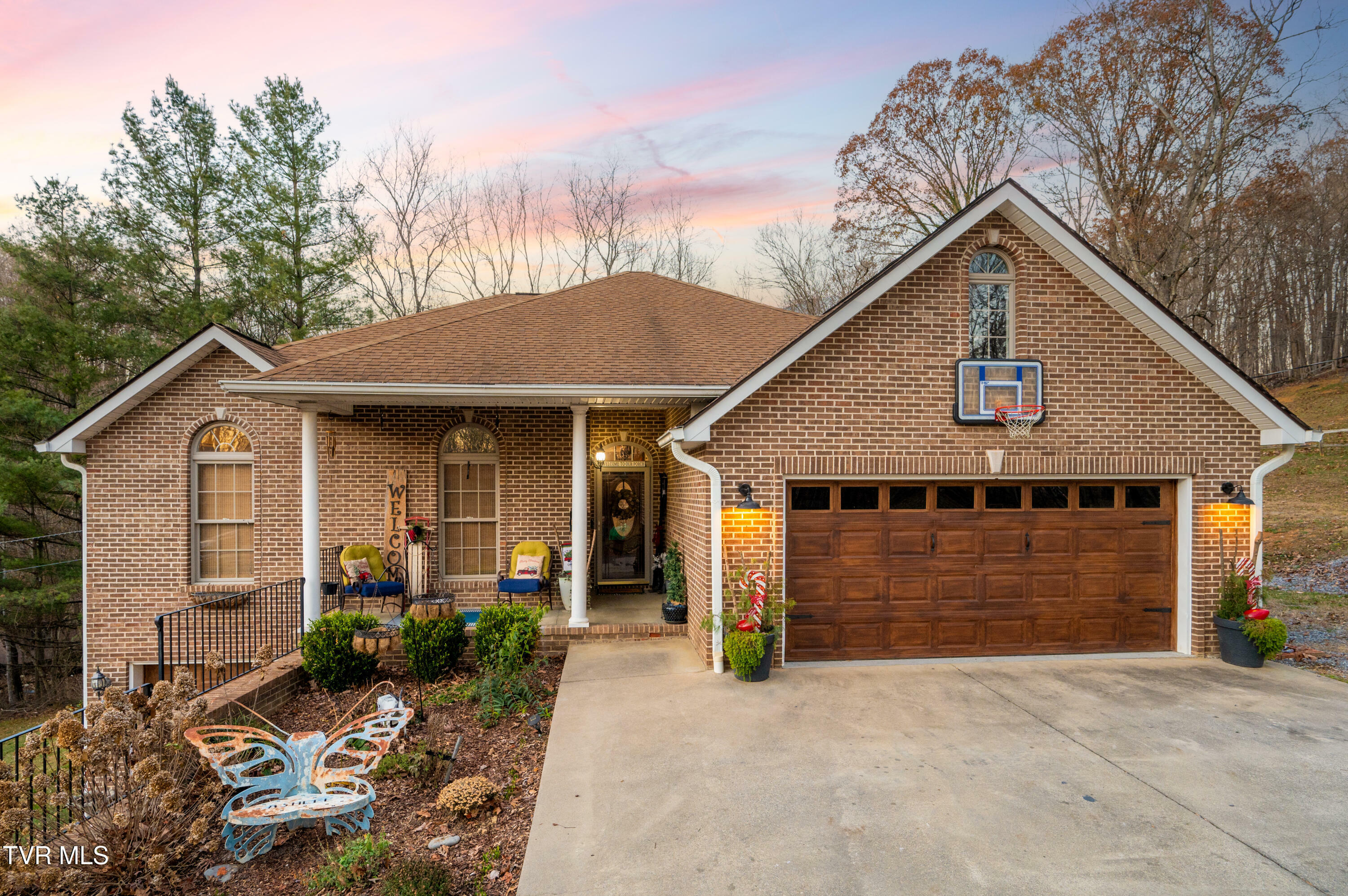 Property Photo: 1856 Myranda Lane TN 37660