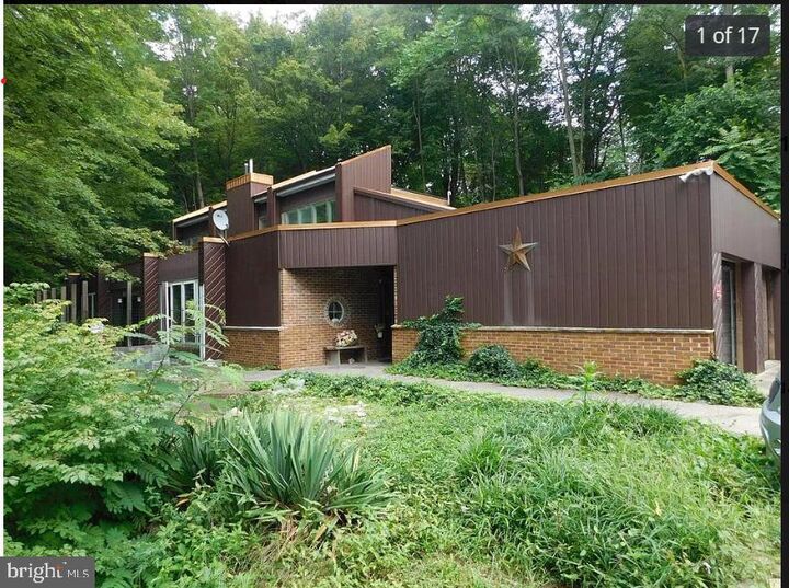 549 Fairview Avenue  Lewistown PA 17044 photo