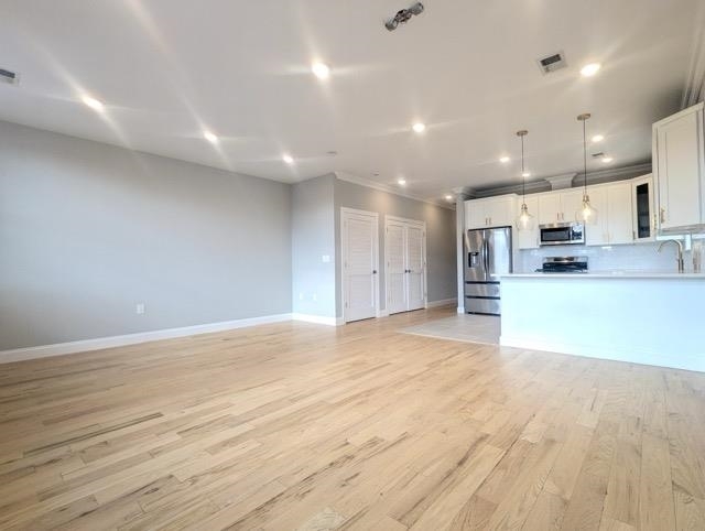 Property Photo:  70 Thorne St 2  NJ 07307 