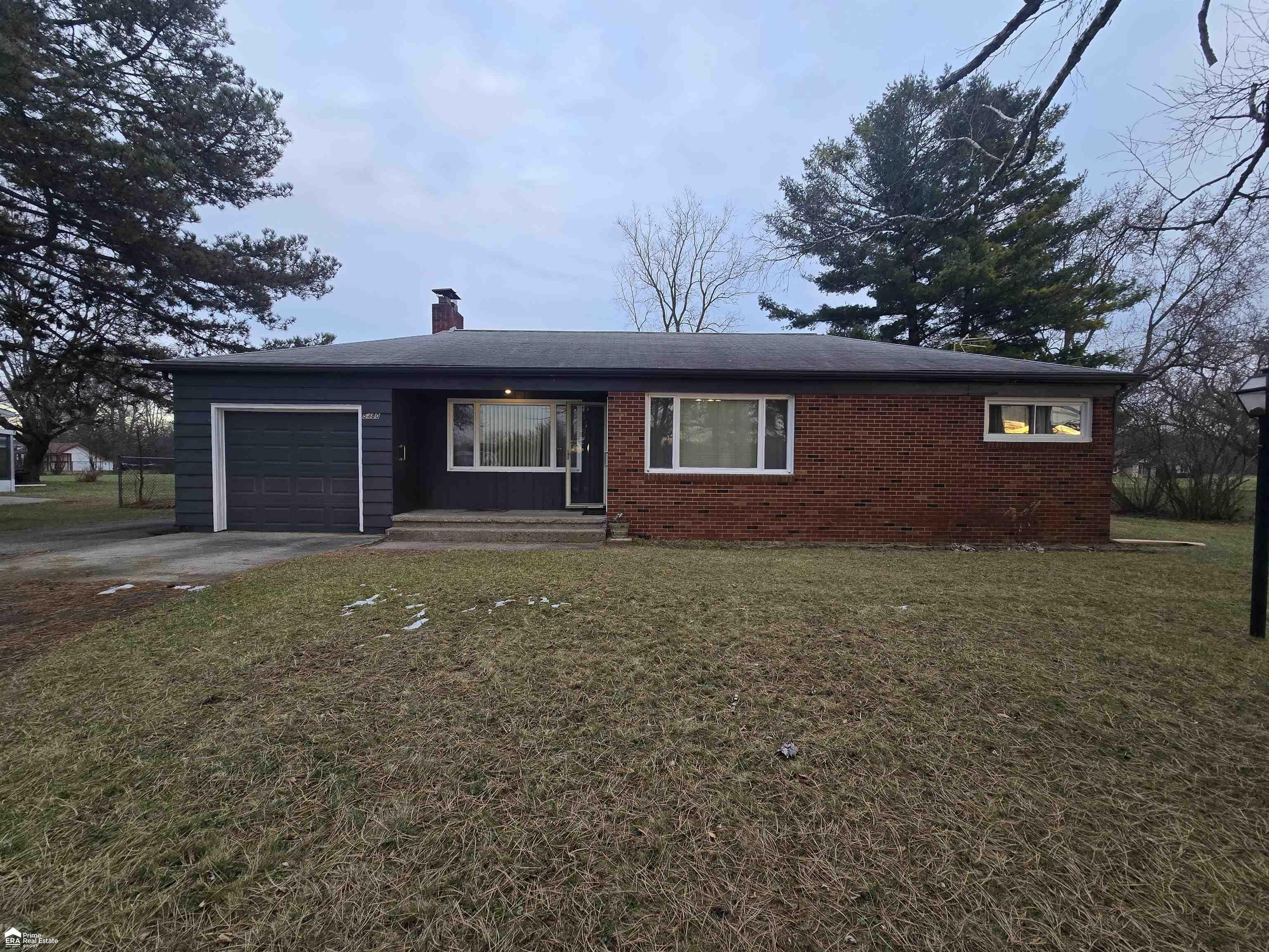 Property Photo:  5480 N Jennings Road  MI 48504 