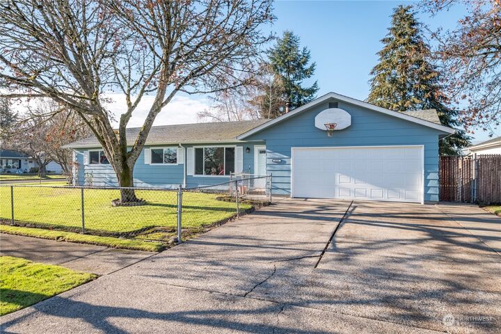 Property Photo:  2255  Jennifer Place  WA 98632 