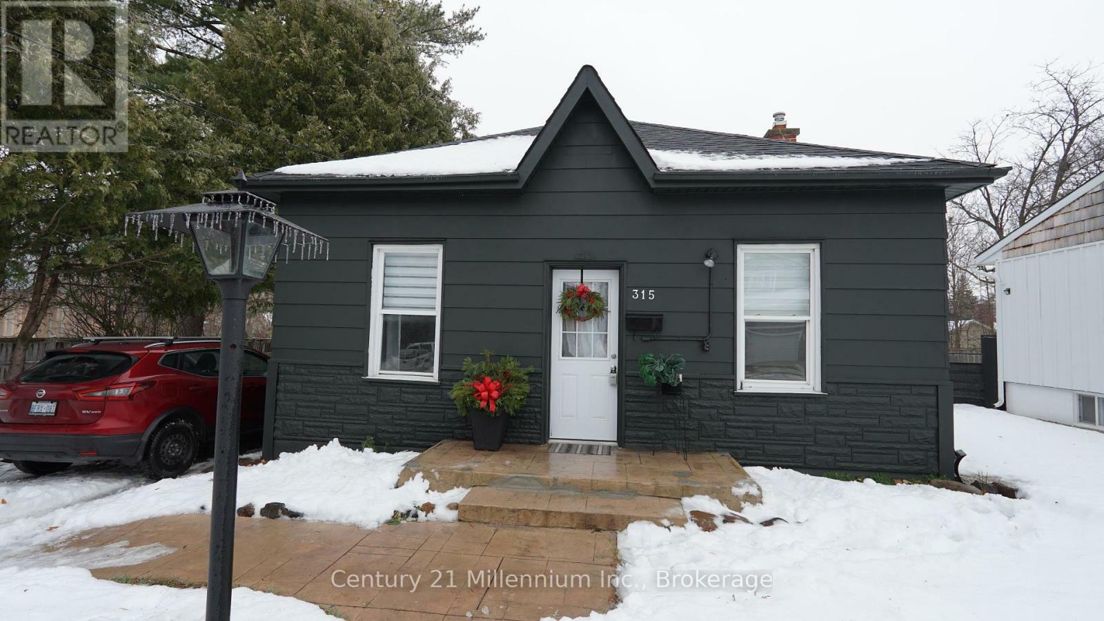 Property Photo:  315 Oak Street  ON L9Y 2Y4 