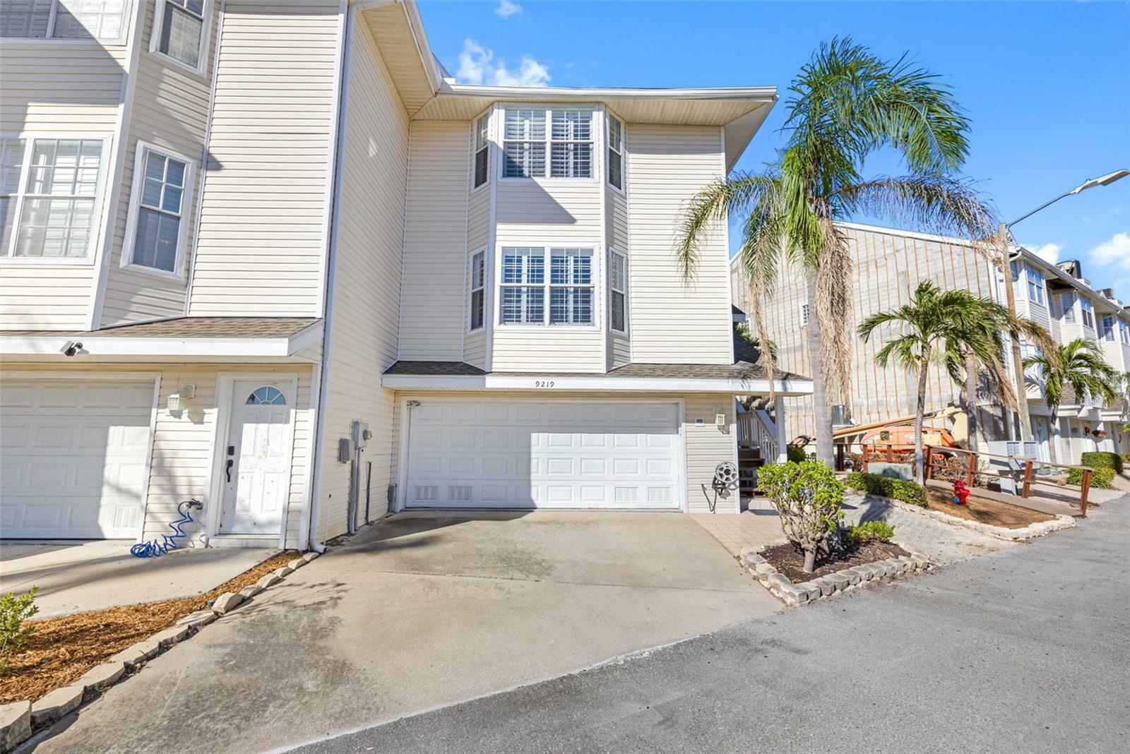 Property Photo:  9219 Captiva Circle  FL 33706 