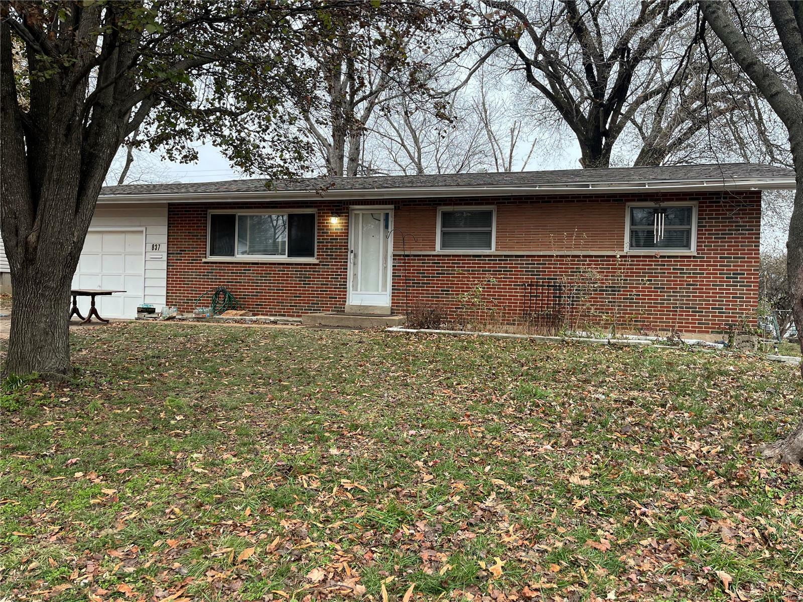 Property Photo:  837 Riderwood Drive  MO 63042 