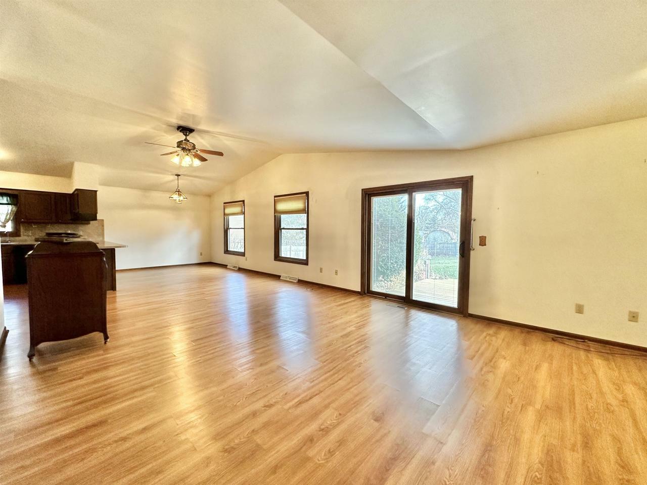 Property Photo:  404 Longwood Drive  WI 53548 