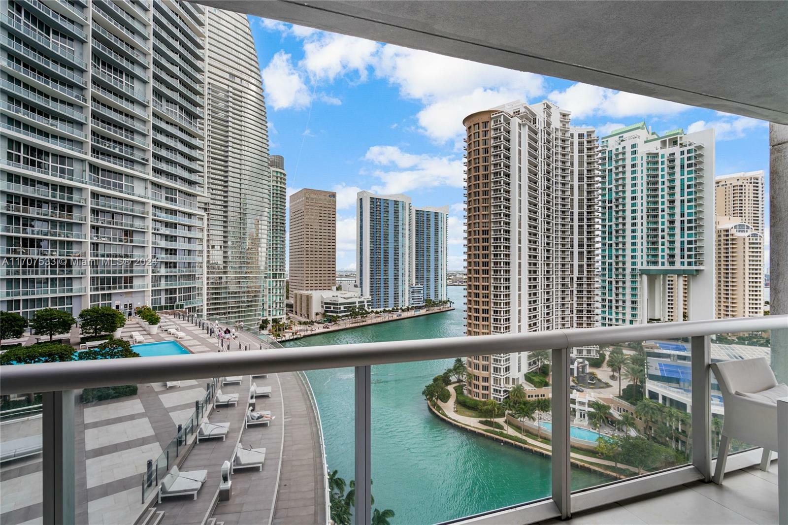 Property Photo:  495 Brickell Ave 1702  FL 33131 