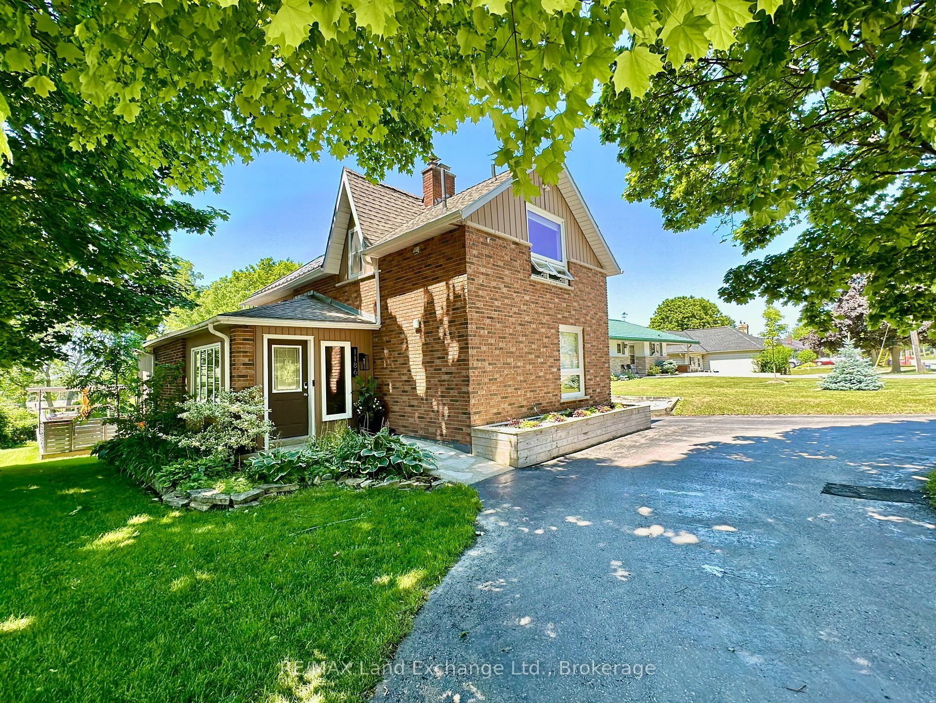 Property Photo:  1186 Queen St  ON N2Z 1G5 