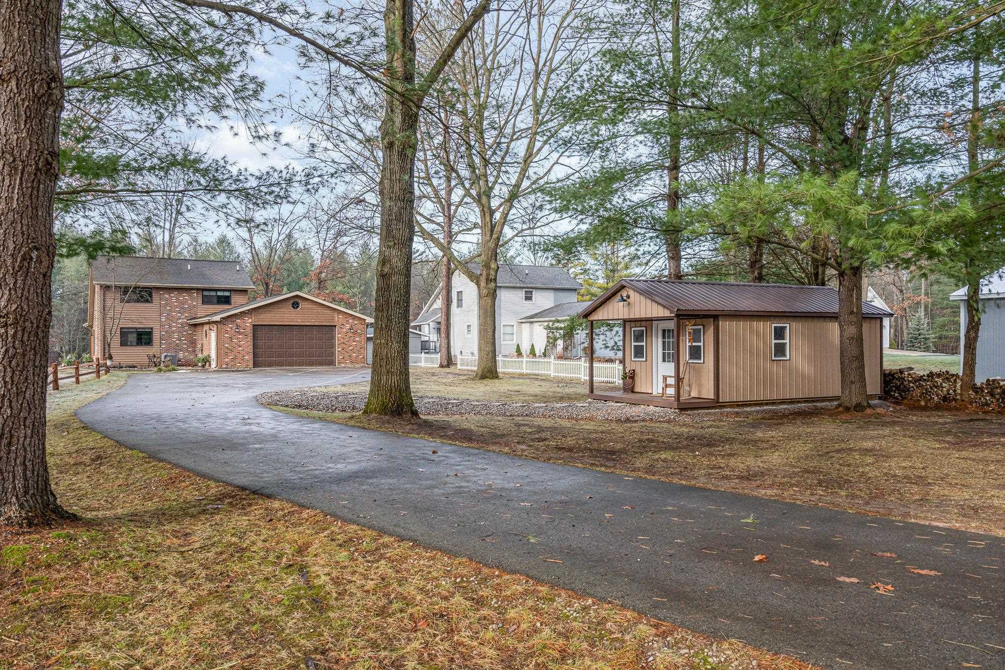 Property Photo:  4367 Rose Lane  MI 48624 