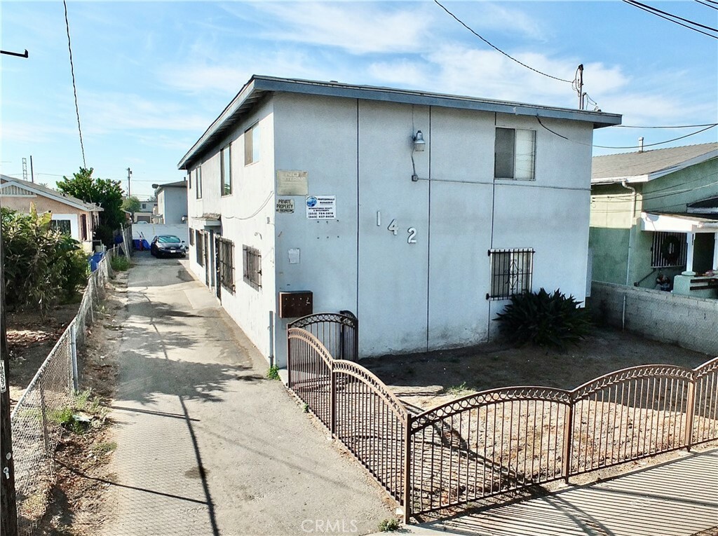 Property Photo:  142 W 94th Street  CA 90003 