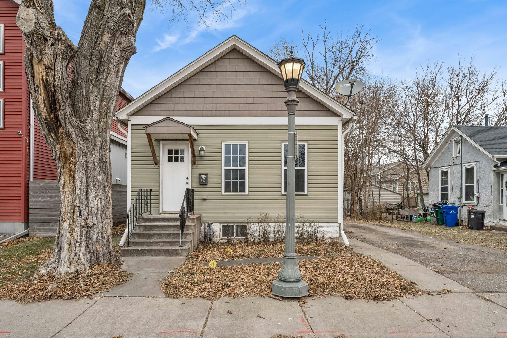 Property Photo:  435 Banfil Street  MN 55102 