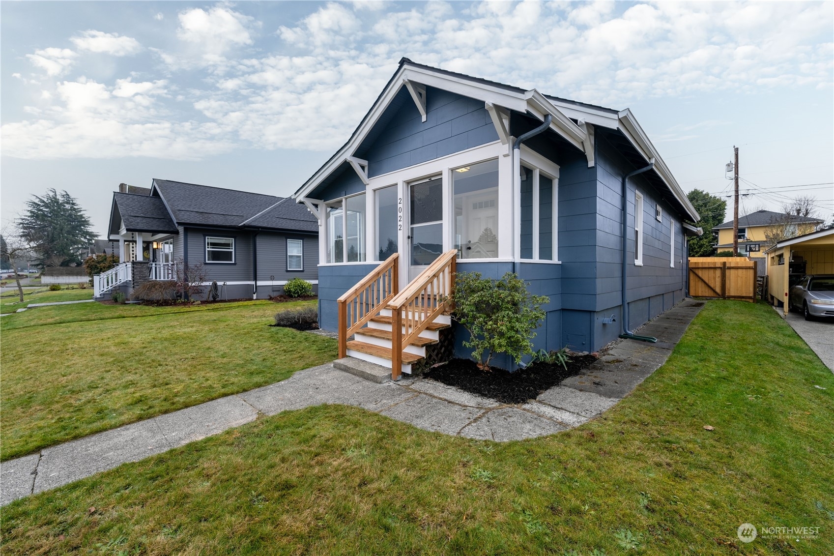 Property Photo:  2022  Baker Avenue  WA 98201 