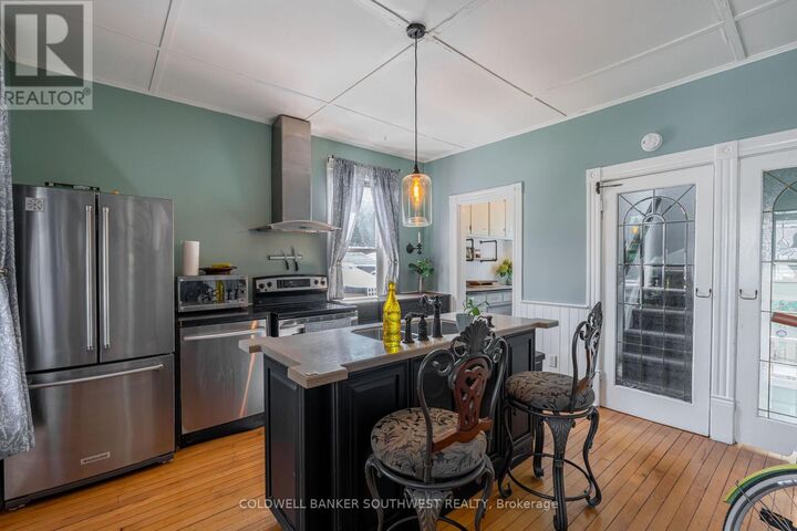 Property Photo:  224 Vidal Street South  ON N7T 2T7 