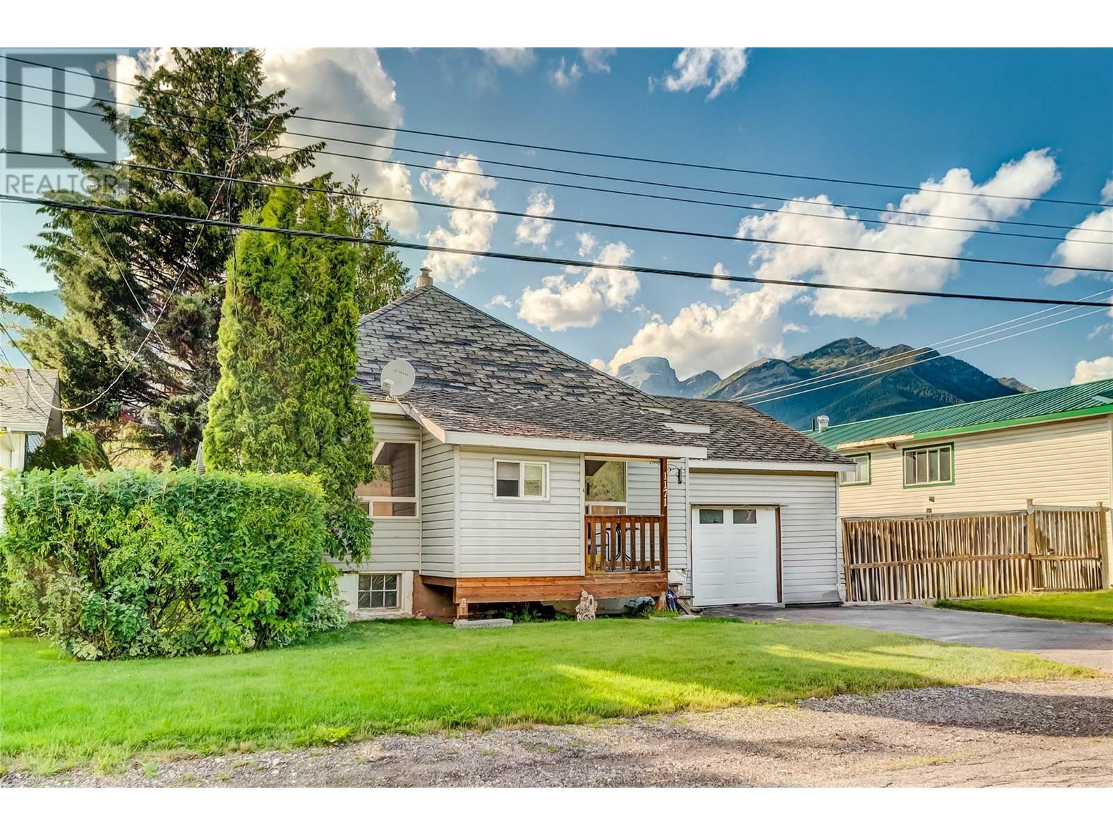 1171 1st Avenue  Fernie BC V0B 1M0 photo