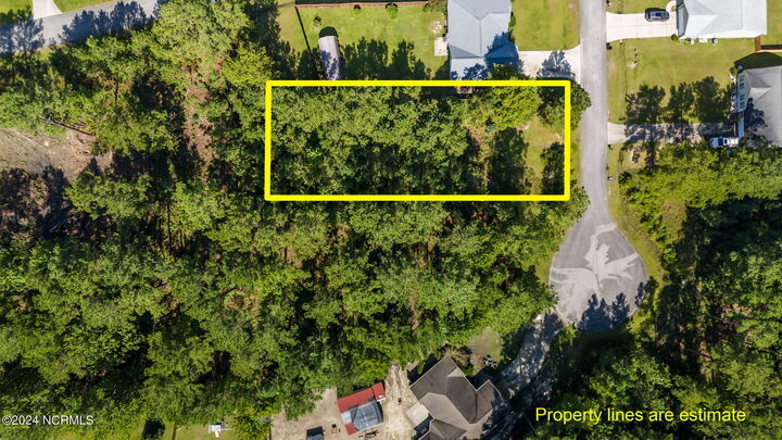 Property Photo: 102 Redbud Court NC 28532