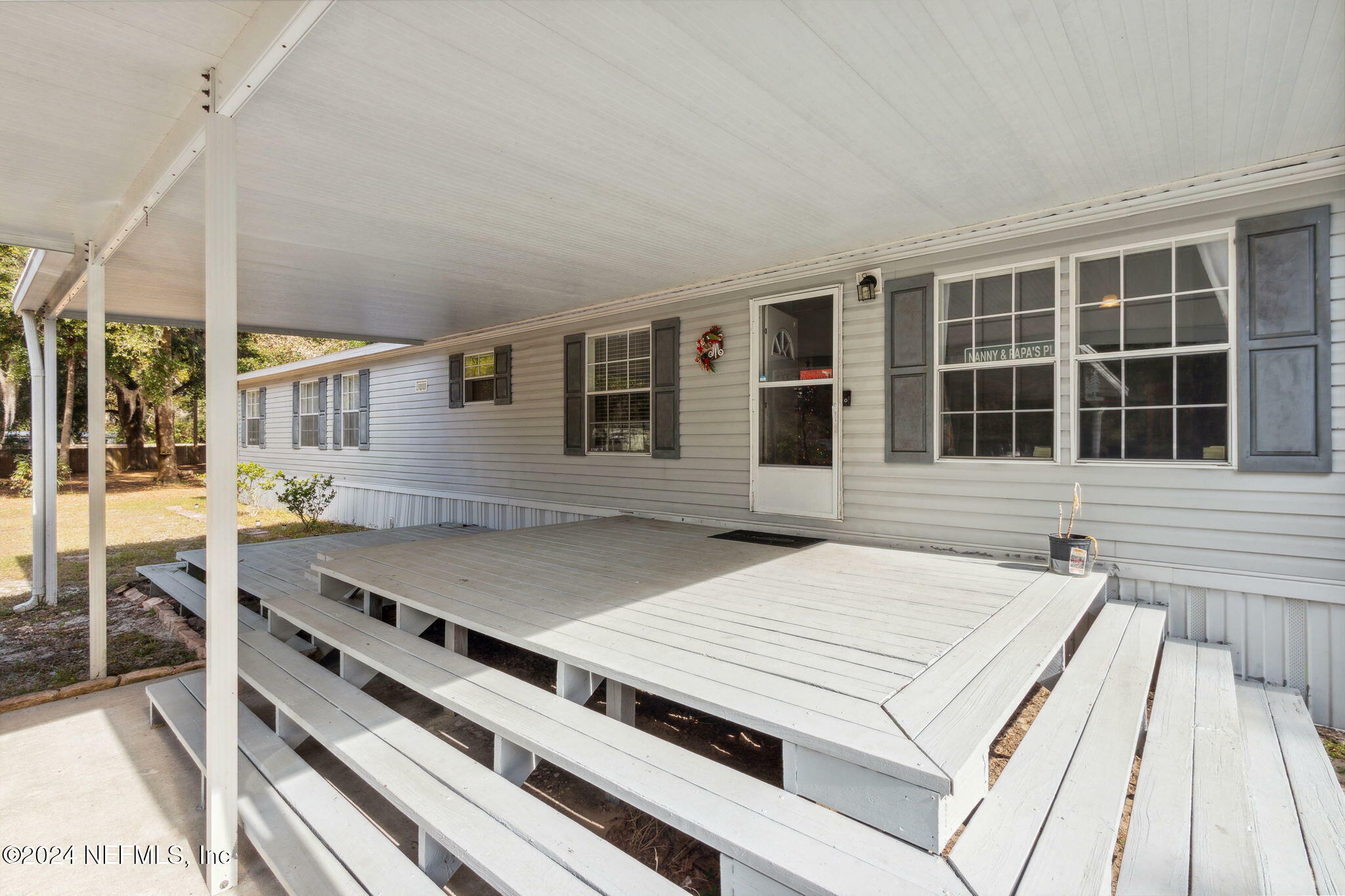 Property Photo:  118 Hardrow Street  FL 32189 