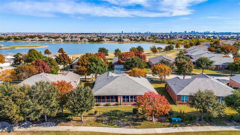 Property Photo:  862 Carrington Greens Drive  TX 75036 