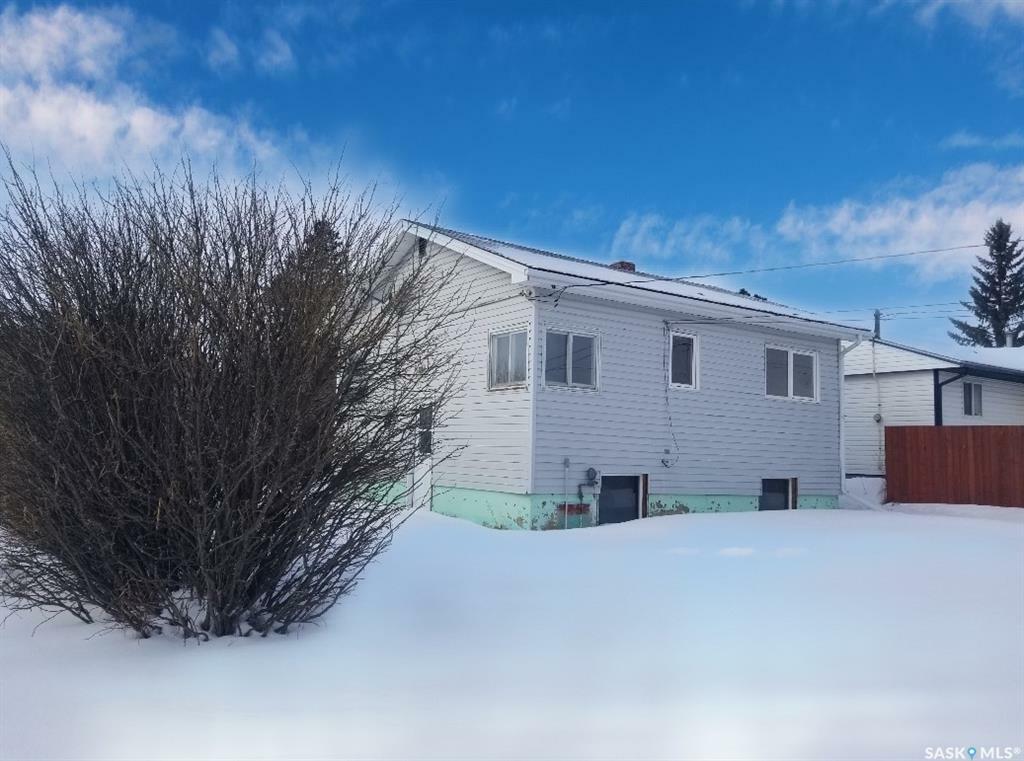 Property Photo:  4901 Leader Street  SK S0L 2C0 