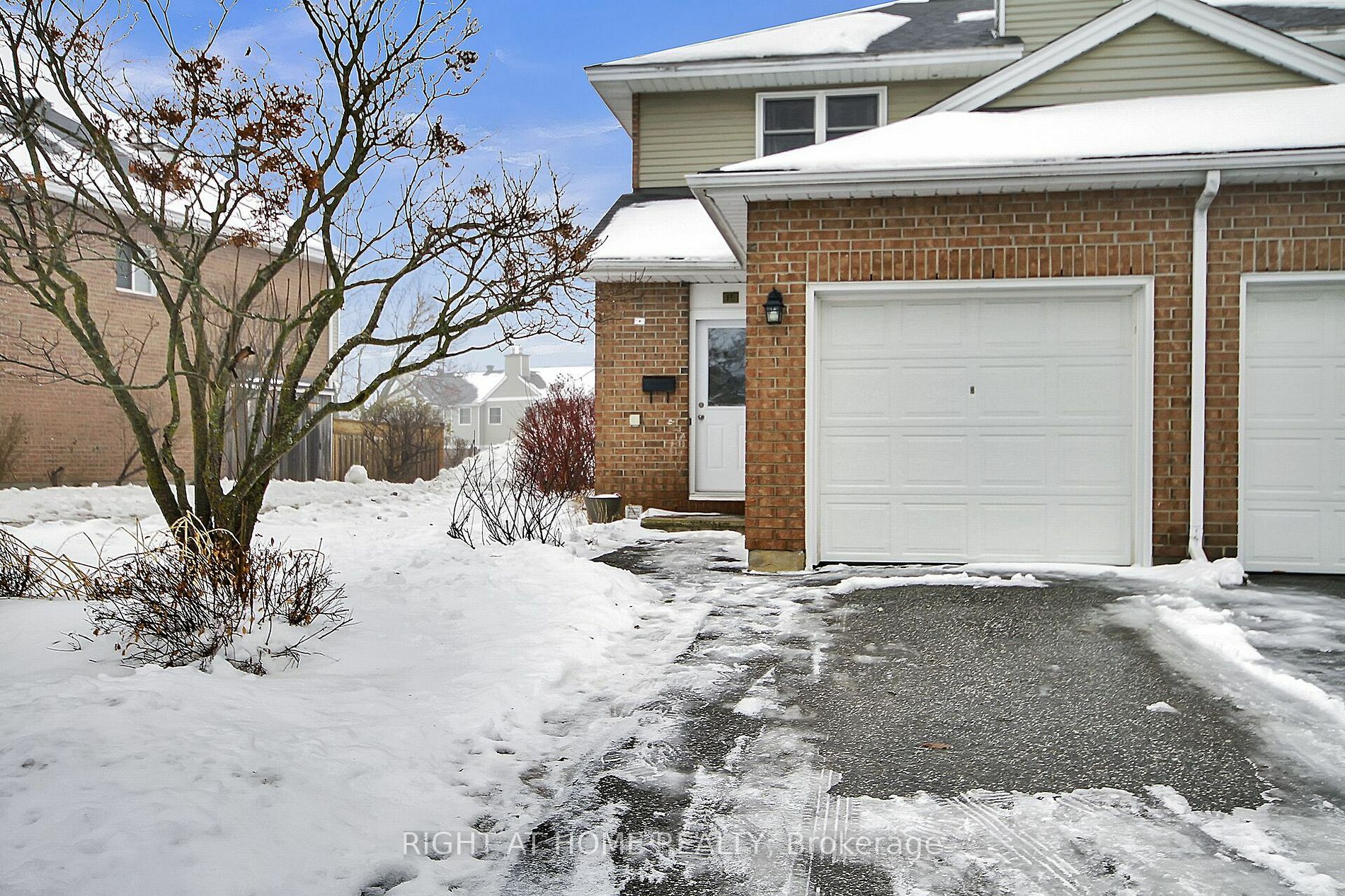 15 Bentbrook Cres  Barrhaven ON K2J 3X9 photo