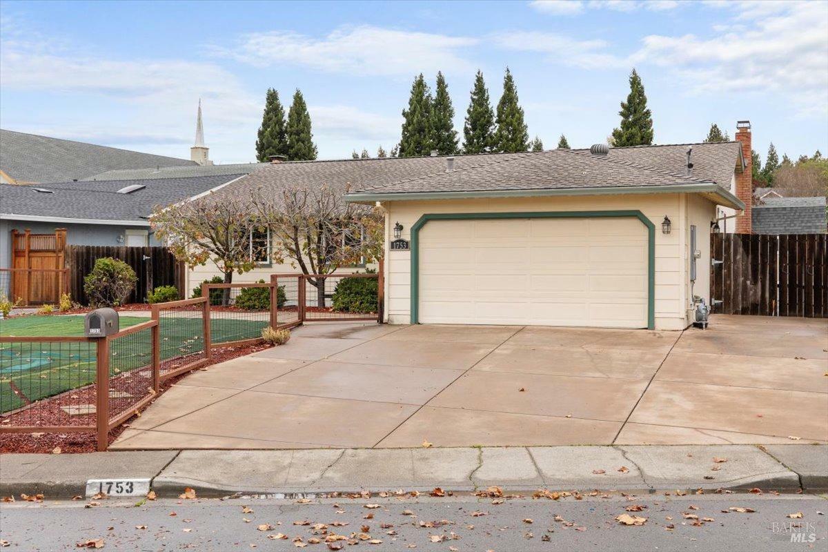 1753 Pine Avenue  Petaluma CA 94954 photo