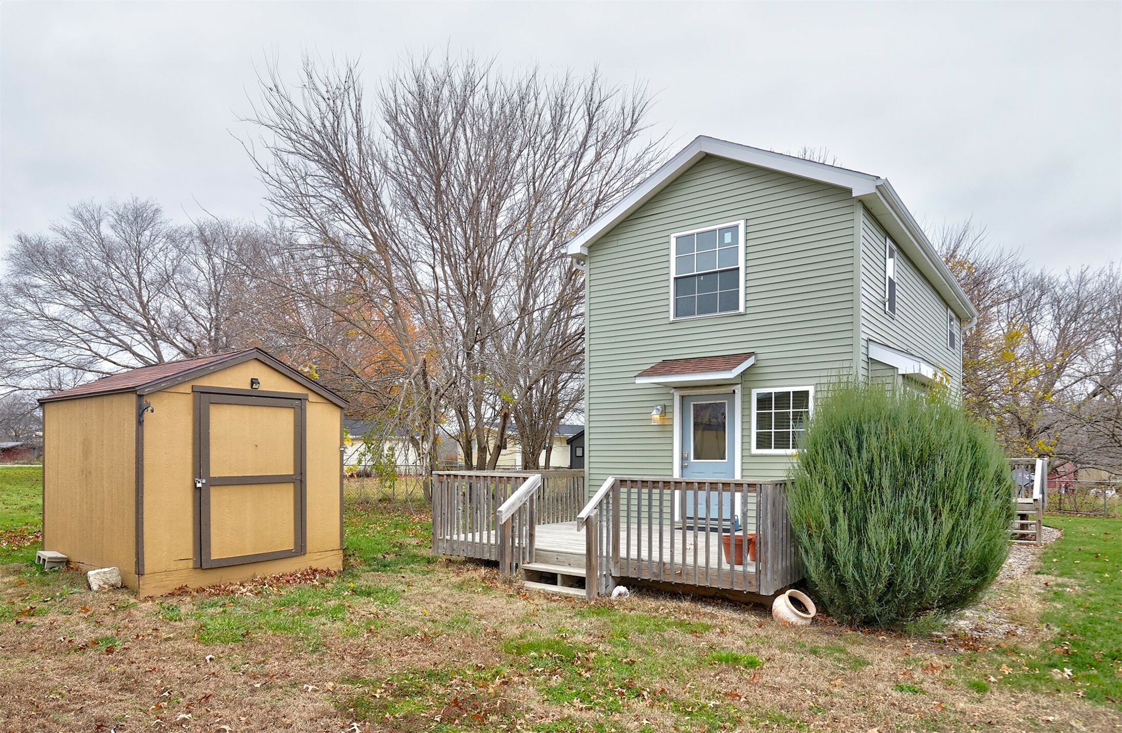 Property Photo:  123 Lakeview Lane  IA 50138 