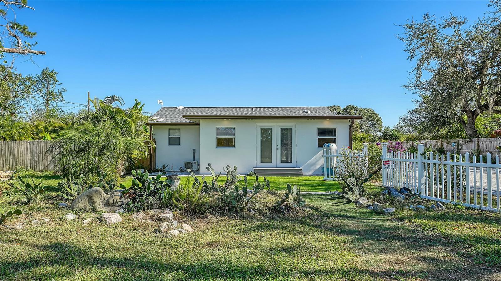 Property Photo:  1518 Stoeber Avenue  FL 34232 