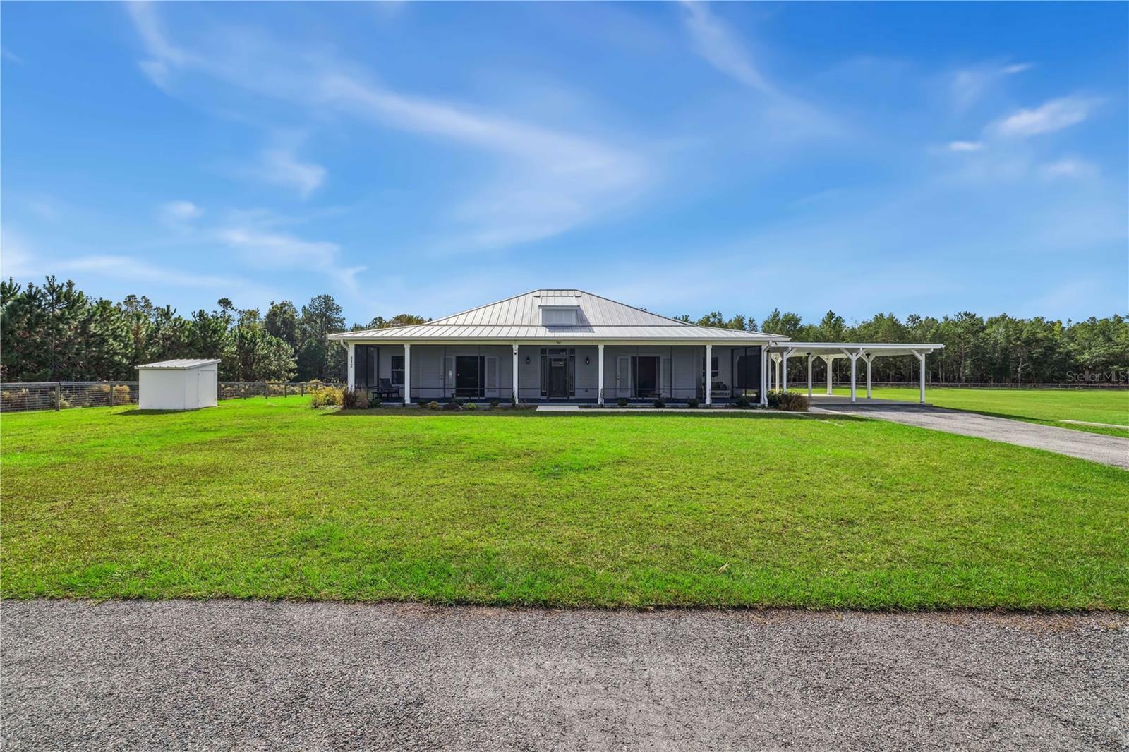 Property Photo: 712 Southwest Rasberry Ct FL 32038