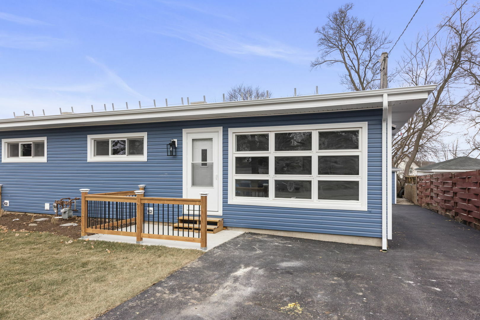 Property Photo:  1212 Indian Avenue  IL 60505 