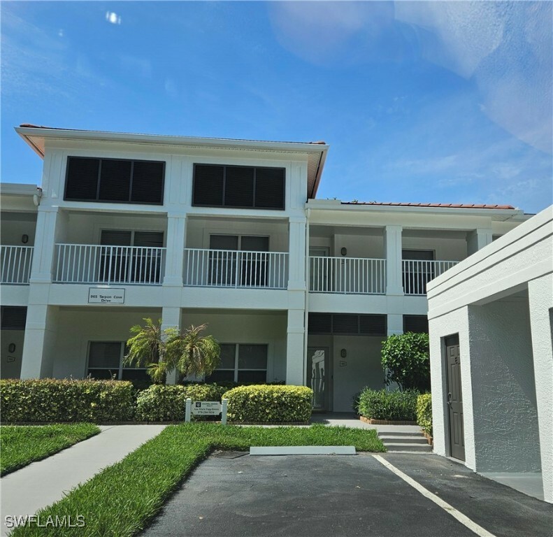 Property Photo: 965 Tarpon Cove Drive 103 FL 34110