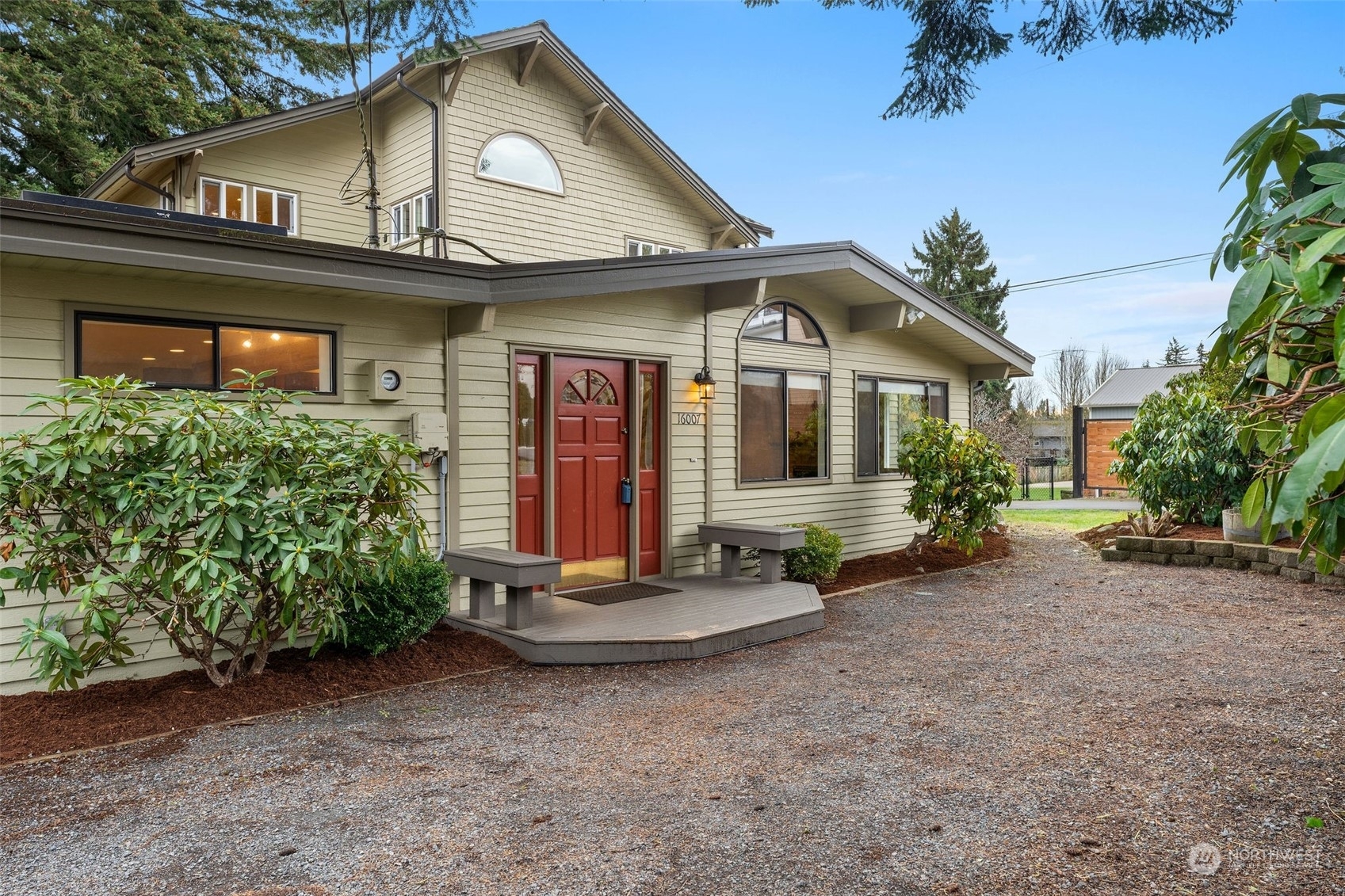 Property Photo:  16007  Cascadian Way  WA 98012 