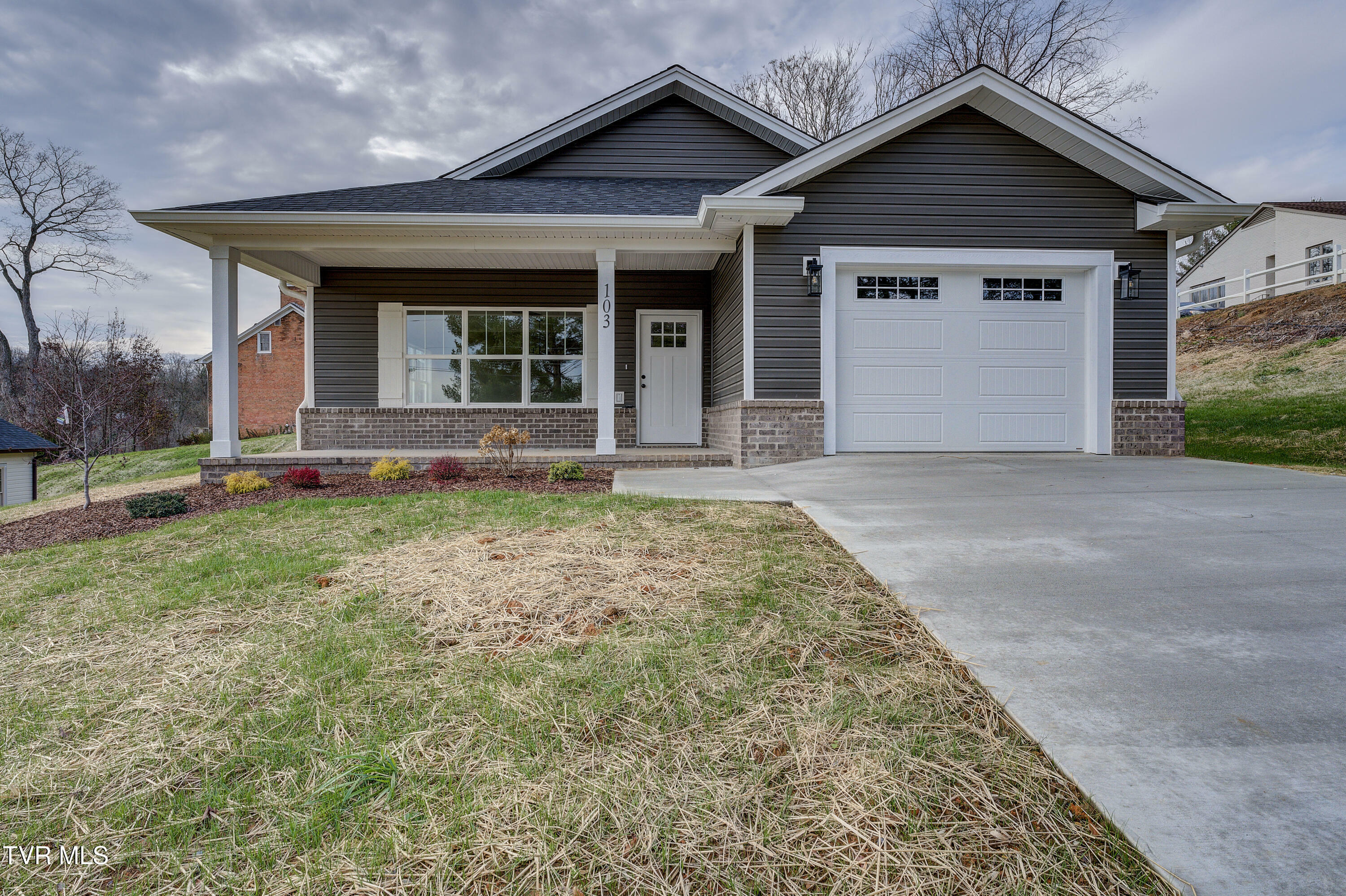 Property Photo:  103 Woodlawn Drive  TN 37604 