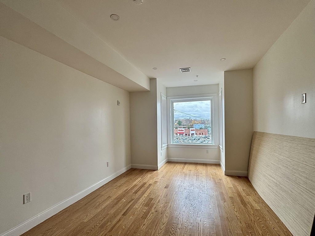 Property Photo:  314 Warren St. 2  MA 02119 