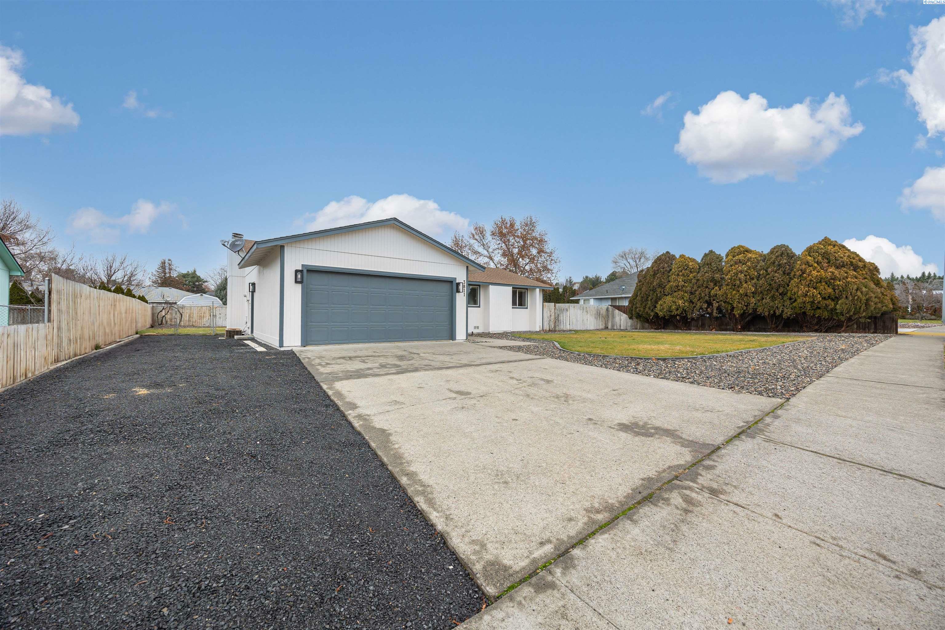 Property Photo:  3811 Meadow View Dr  WA 99301 