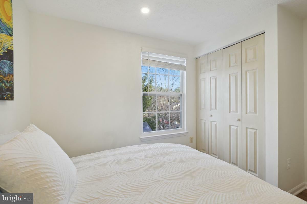 Property Photo:  1 Teaneck Court  MD 20878 