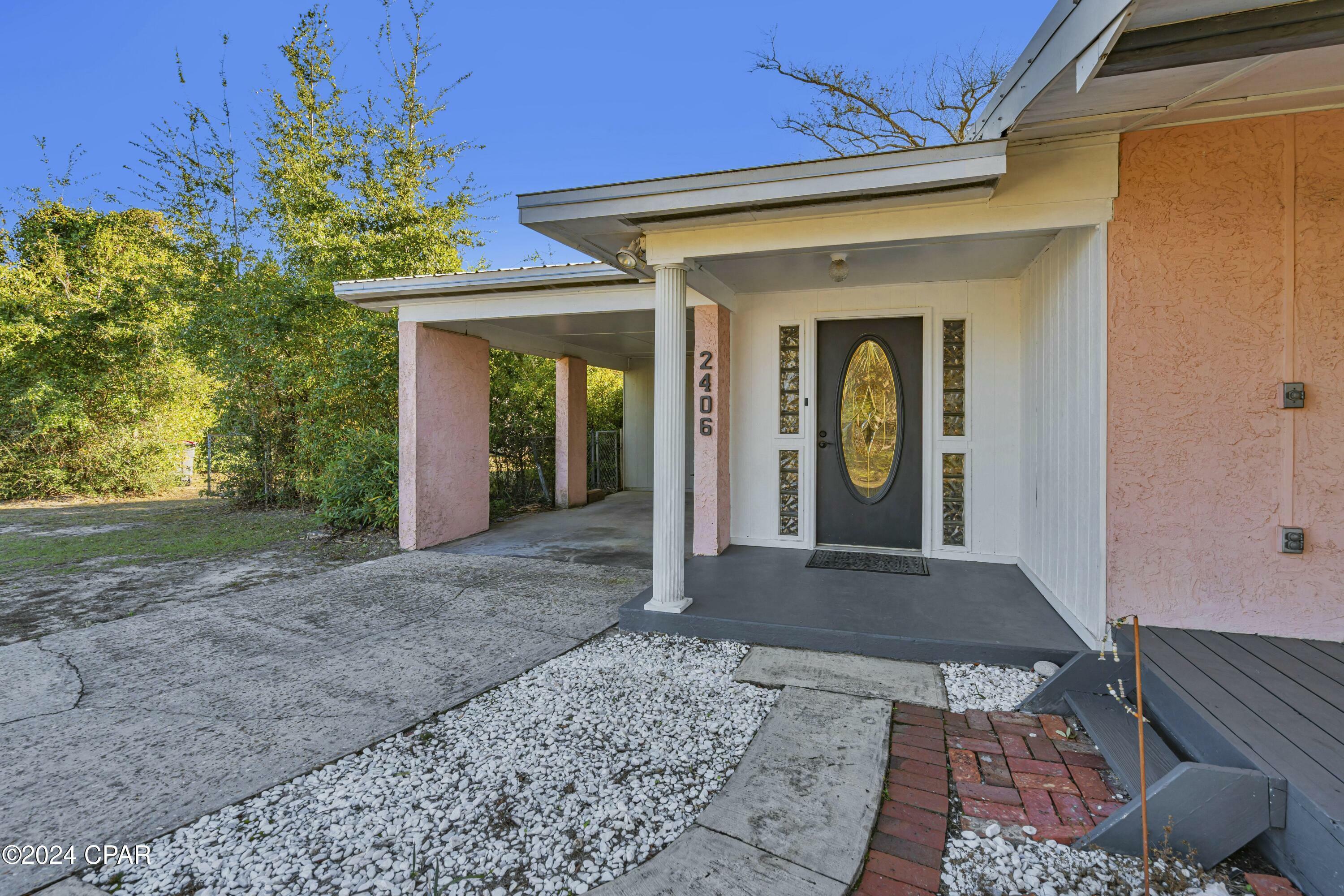 Property Photo:  2406 Sewanee Street  FL 32444 