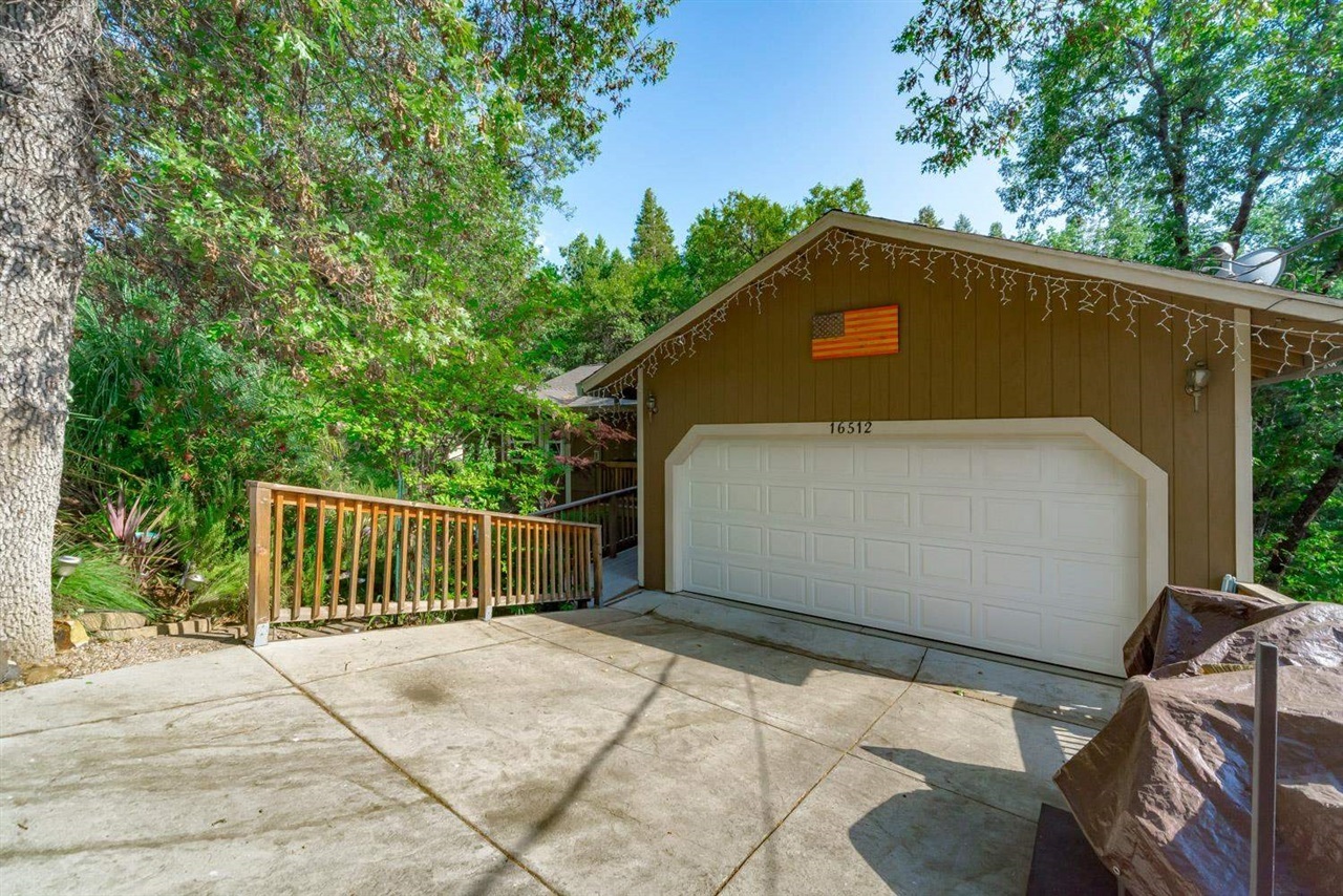 Property Photo: 16512 S Creekside CA 95370