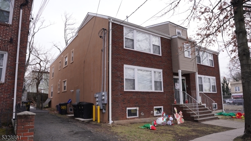 Property Photo:  392 Leslie St  NJ 07112 