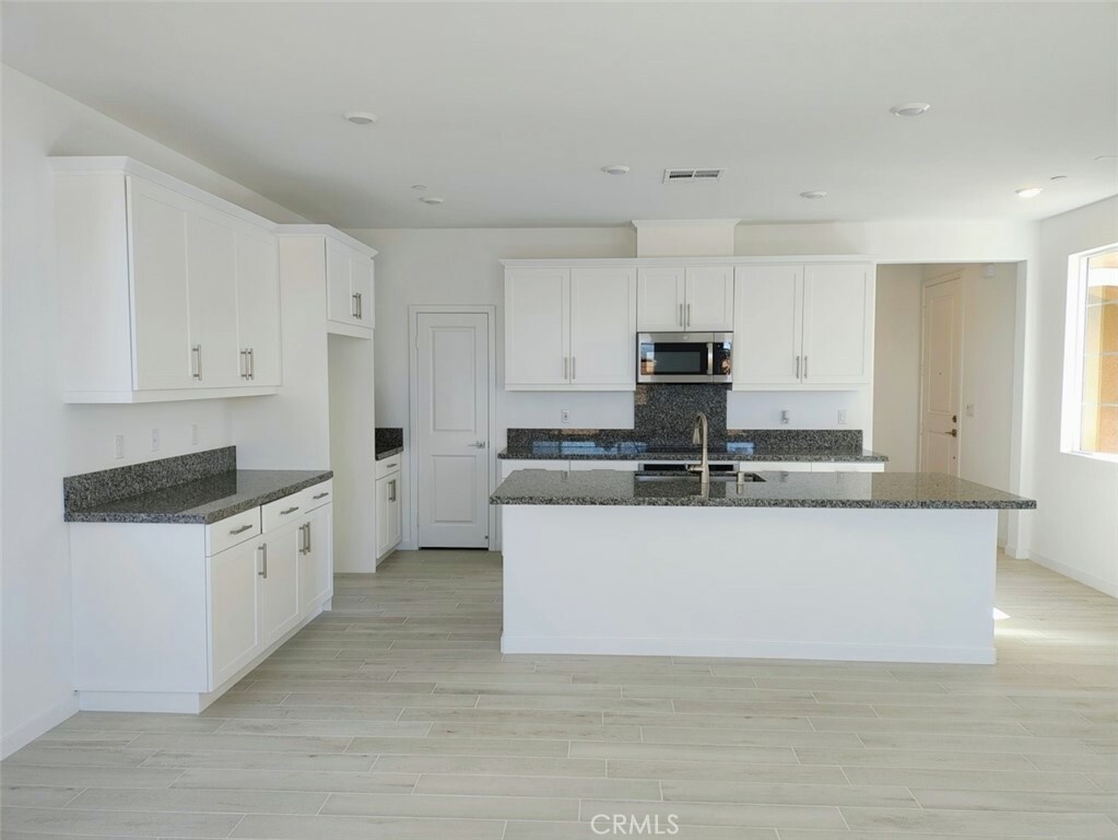 Property Photo:  10876 Bryn Mawr Avenue  CA 92373 