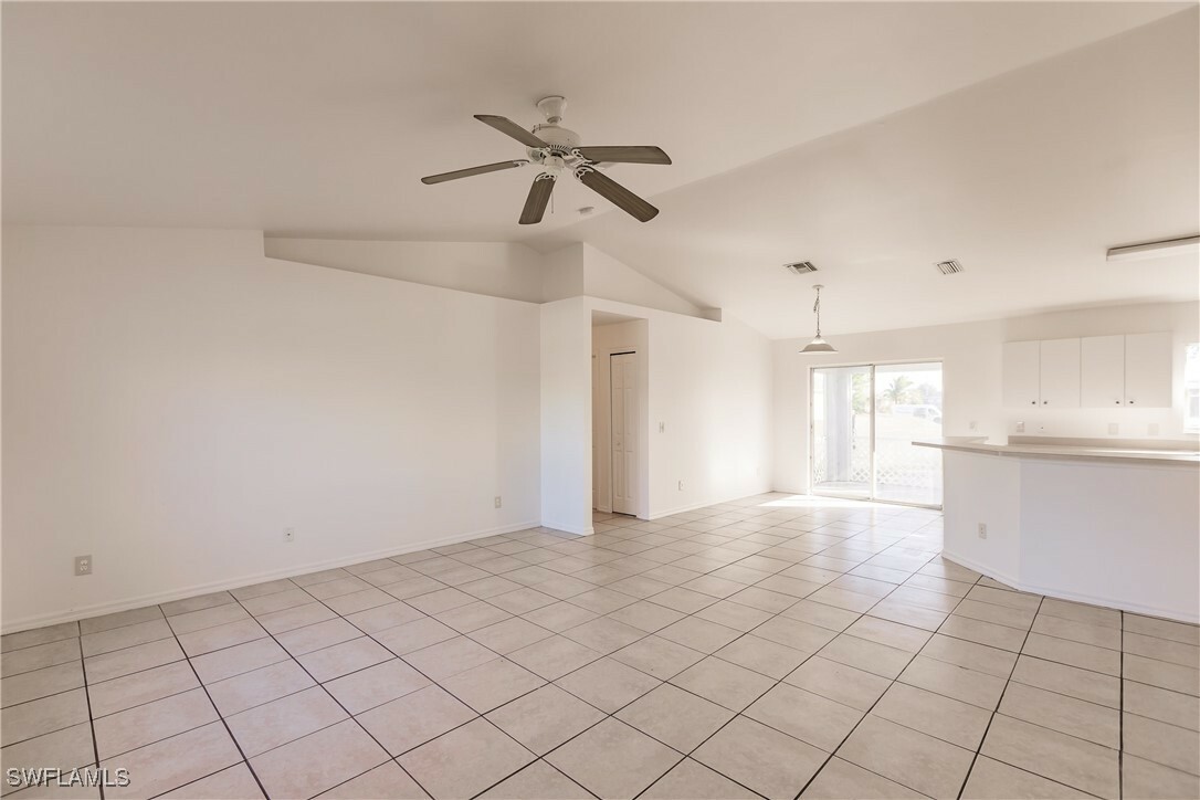 Property Photo:  2007 NW 17th Avenue  FL 33993 