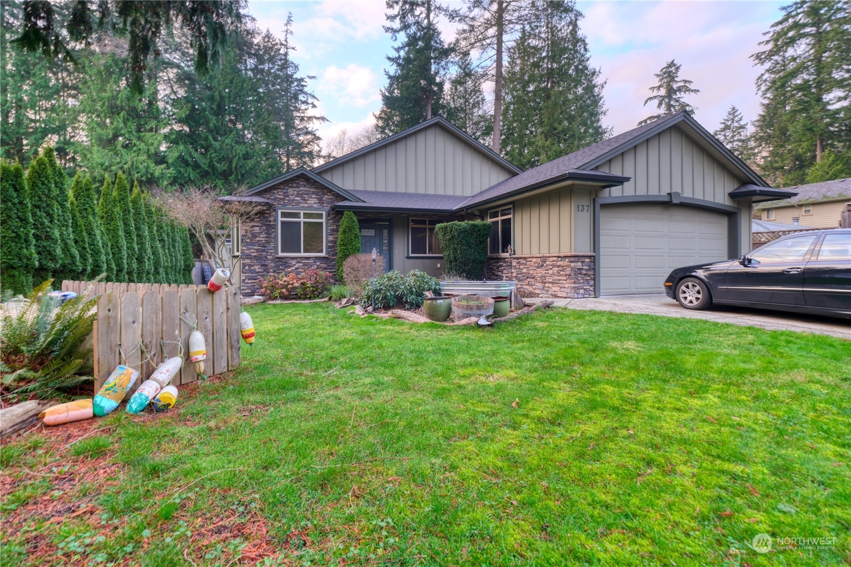 Property Photo:  137  Park Drive  WA 98281 