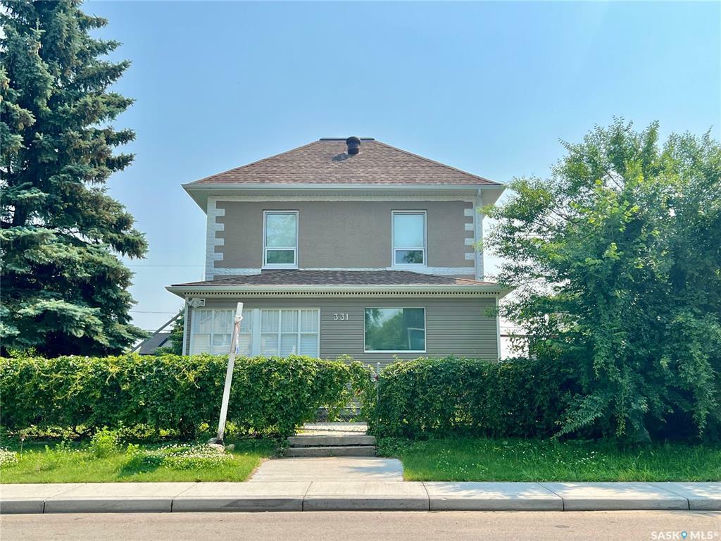 Property Photo:  331 12th Street E  SK S6V 1C2 