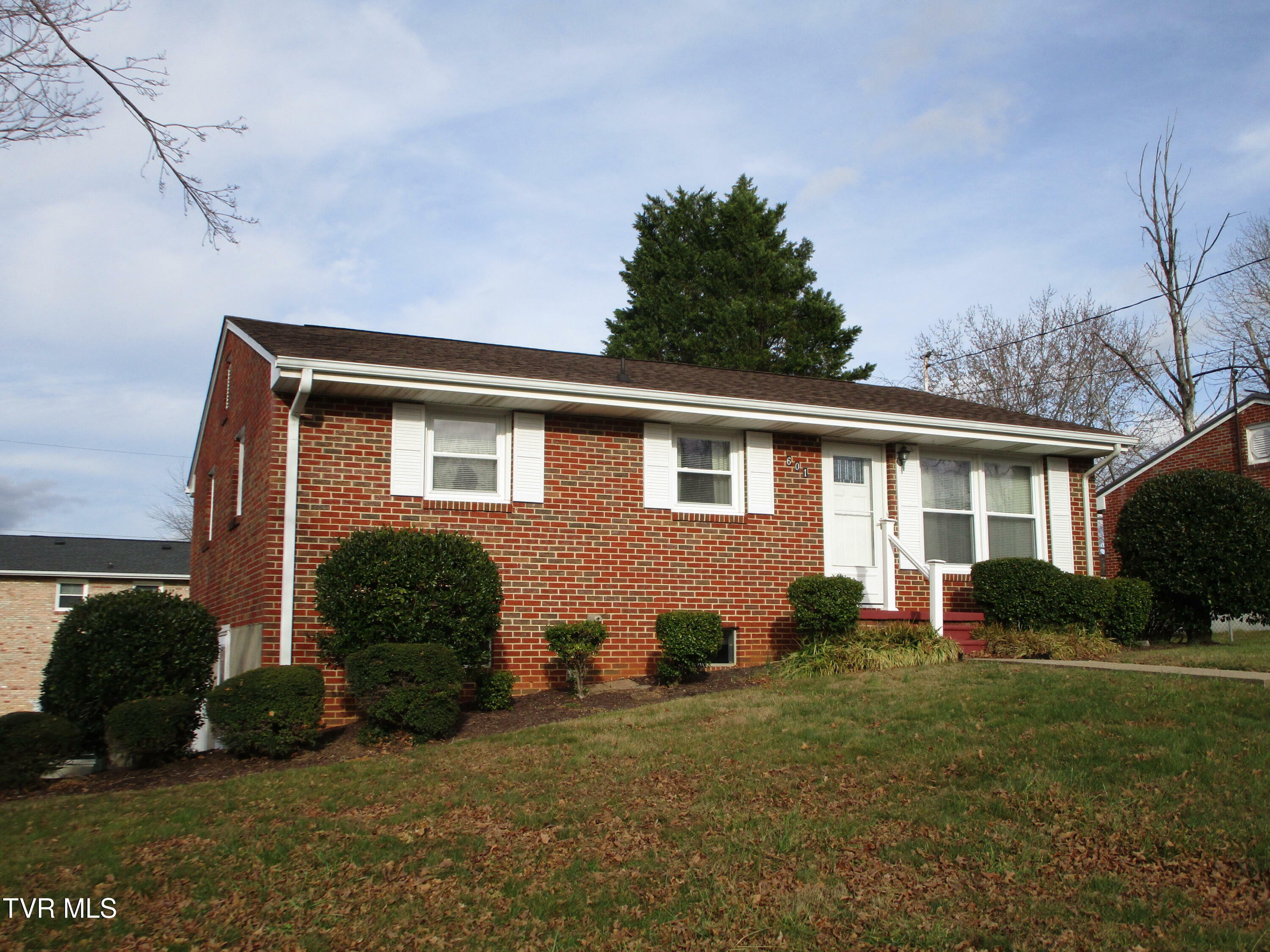 Property Photo:  601 Bingham Street  TN 37643 