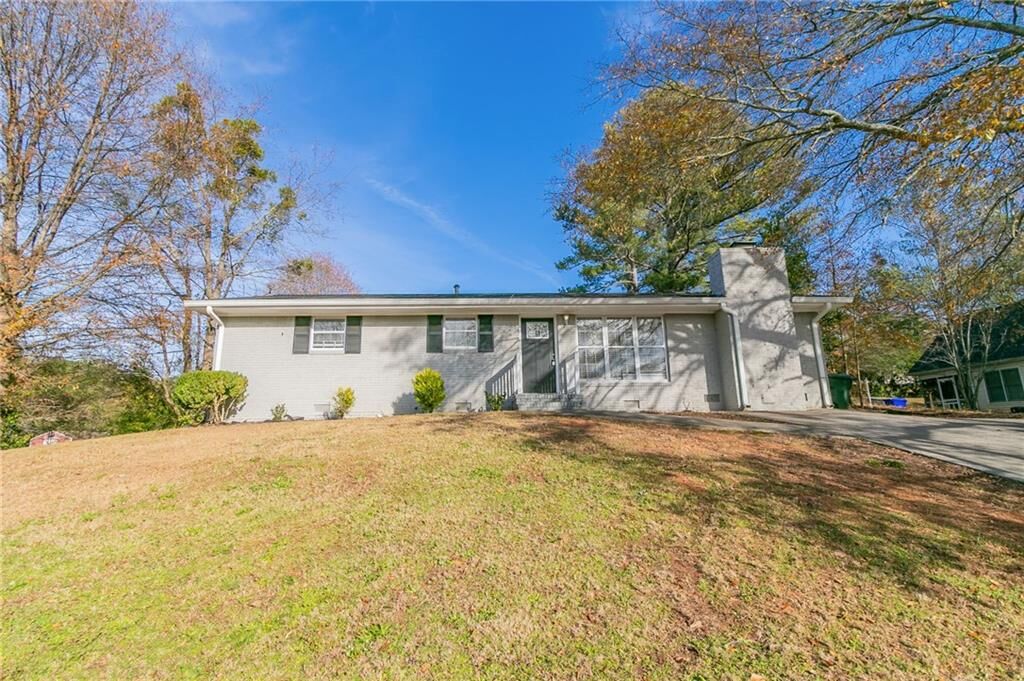Property Photo: 1347 Peggy Lane NW GA 30012