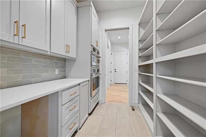 Property Photo:  17021 King Street  KS 66221 