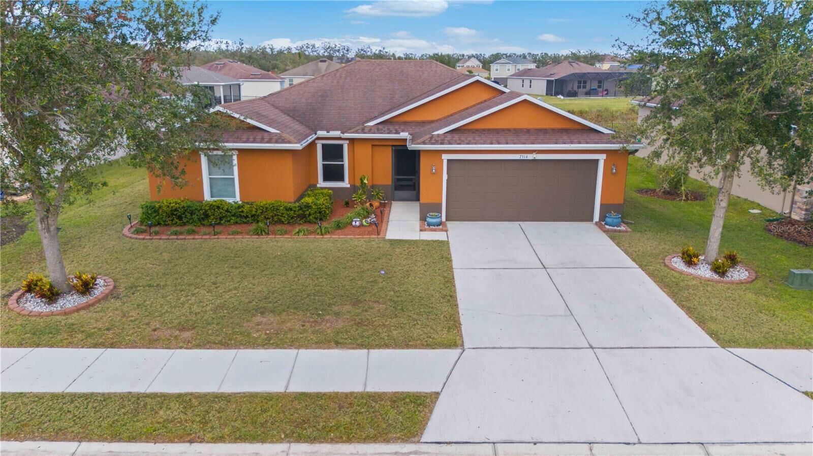 Property Photo: 7314 61st Street E FL 34221