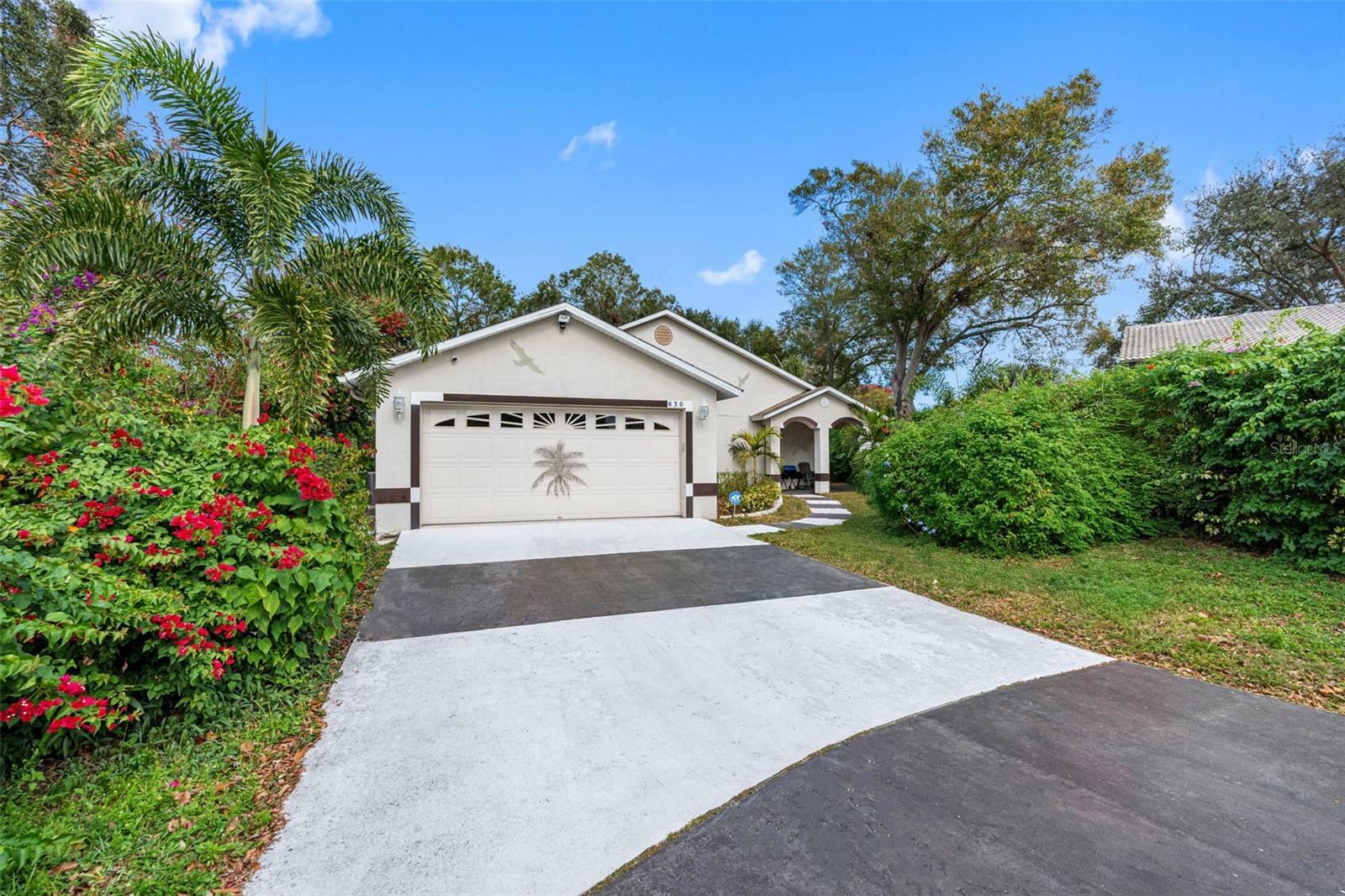 Property Photo:  630 Linda Court  FL 34684 