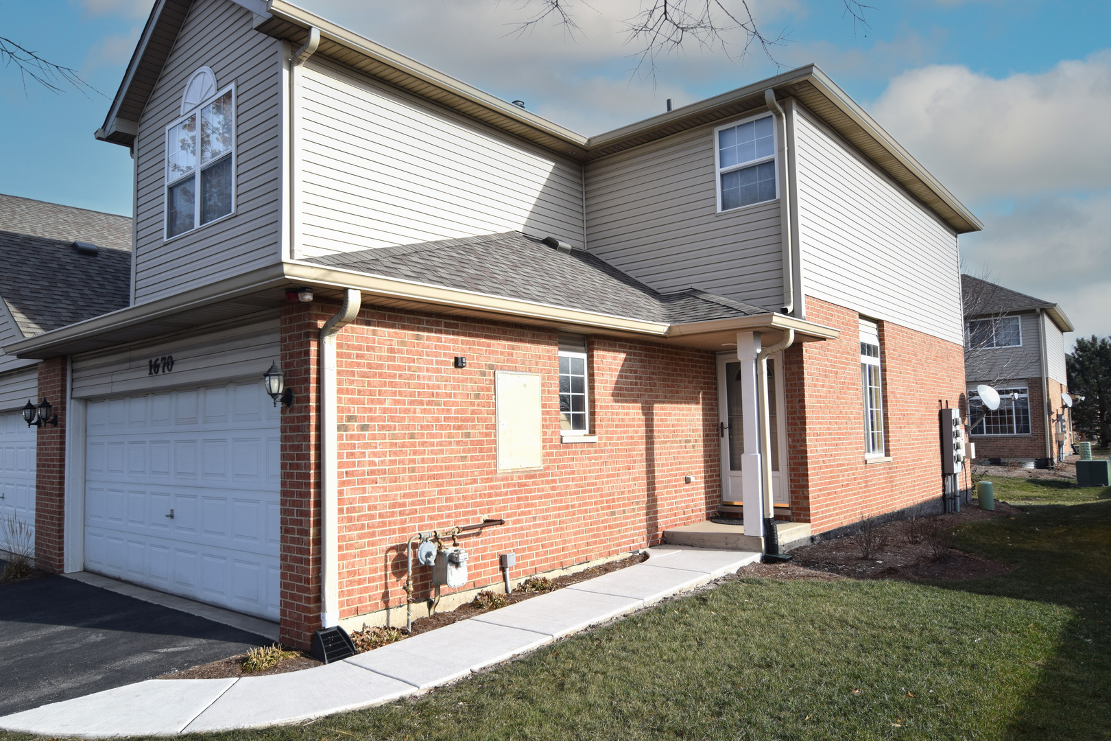 Property Photo: 1670 Windward Court IL 60563