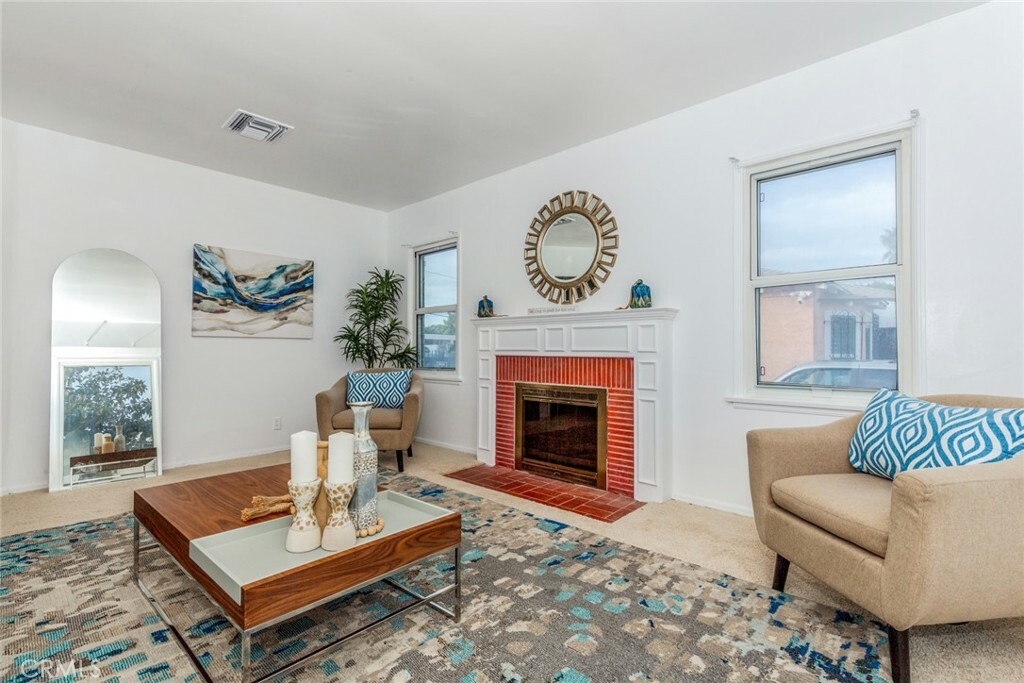 Property Photo:  10217 S Van Ness Avenue  CA 90303 