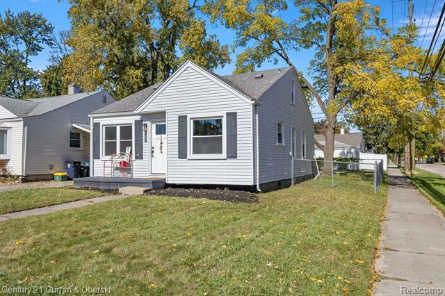 Property Photo:  2221 Rowland Avenue  MI 48067 