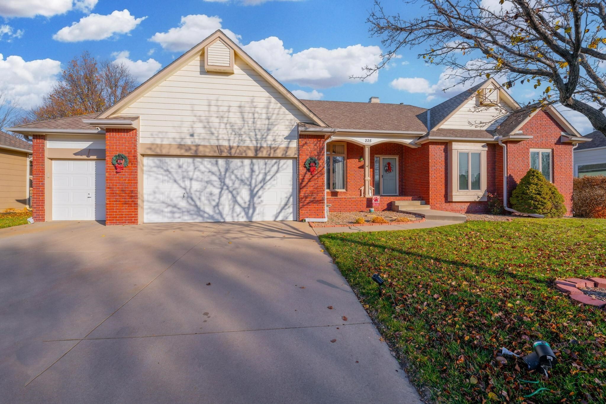 225 S Breezy Pointe Ct  Wichita KS 67235 photo